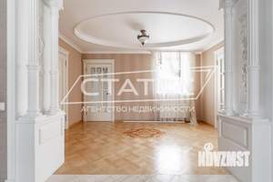 Дом 700м², 3-этажный, участок 26 сот.  