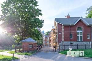 Таунхаус 346м&sup2;, 4-этажный, участок 15 сот.  