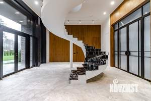 Дом 655м&sup2;, 2-этажный, участок 25 сот.  