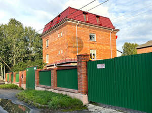 Дом 203м², 3-этажный, участок 10 сот.  