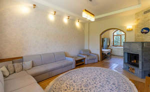 Дом 340м², 3-этажный, участок 16 сот.  