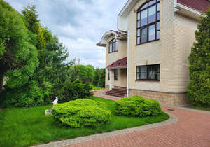 Дом 580м², 2-этажный, участок 30 сот.  