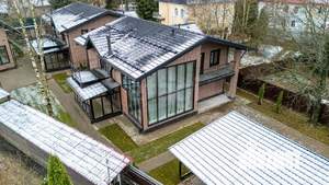 Дом 235м&sup2;, 2-этажный, участок 9 сот.  