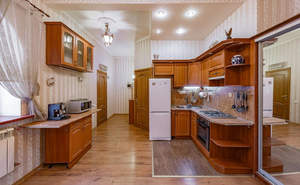 Дом 400м², 2-этажный, участок 20 сот.  