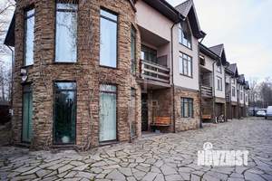 Таунхаус 1500м², 2-этажный, участок 15 сот.  