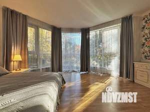 Коттедж 544м², 3-этажный, участок 40 сот.  