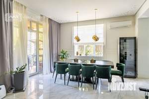 Коттедж 404м&sup2;, 3-этажный, участок 6 сот.  