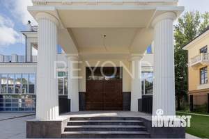 Дом 1112м&sup2;, 4-этажный, участок 1 сот.  