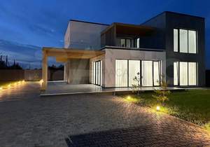Дом 350м², 2-этажный, участок 12 сот.  