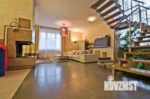 Таунхаус 326м², 4-этажный, участок 12 сот.  