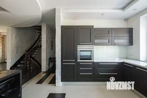 Таунхаус 240м², 4-этажный, участок 1 сот.  