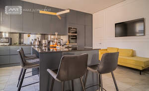 Дом 404м&sup2;, 3-этажный, участок 6 сот.  