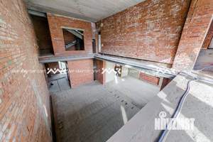 Дом 1675м², 4-этажный, участок 33 сот.  