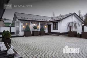 Дом 321м&sup2;, 2-этажный, участок 9 сот.  