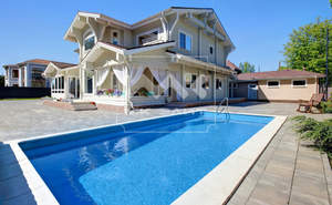 Дом 448м&sup2;, 2-этажный, участок 16 сот.  