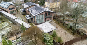 Дом 235м&sup2;, 2-этажный, участок 9 сот.  