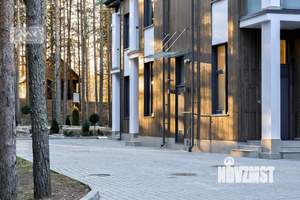 Дом 358м&sup2;, 3-этажный, участок 300 сот.  