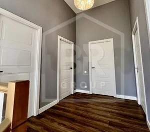 Дом 186м², 2-этажный, участок 8 сот.  