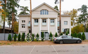 Дом 246м², 3-этажный, участок 6 сот.  