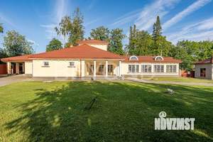 Дом 800м&sup2;, 3-этажный, участок 115 сот.  