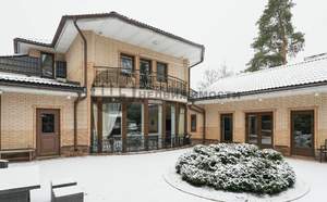 Дом 304м&sup2;, 2-этажный, участок 14 сот.  