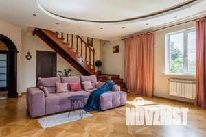 Коттедж 309м², 3-этажный, участок 11 сот.  