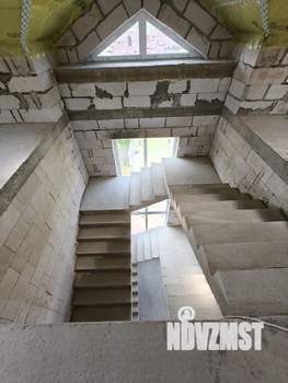 Дом 422м², 3-этажный, участок 14 сот.  