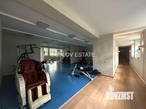 Дом 1000м², 2-этажный, участок 48 сот.  