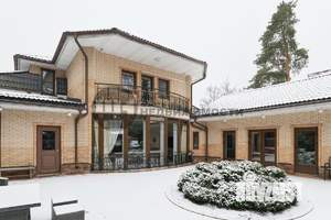 Дом 304м&sup2;, 2-этажный, участок 14 сот.  