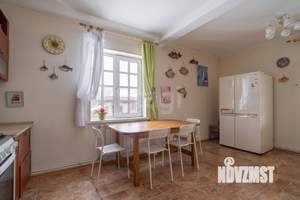 Дом 200м², 2-этажный, участок 11 сот.  