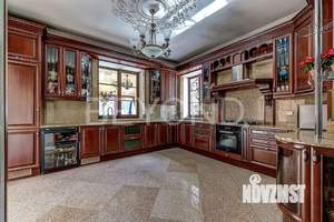 Дом 557м², 3-этажный, участок 36 сот.  