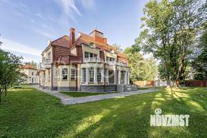 Дом 800м&sup2;, 3-этажный, участок 115 сот.  