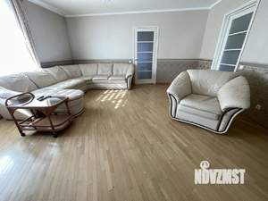 Дом 272м², 2-этажный, участок 25 сот.  
