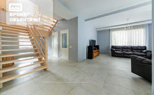 Дом 285м², 2-этажный, участок 15 сот.  