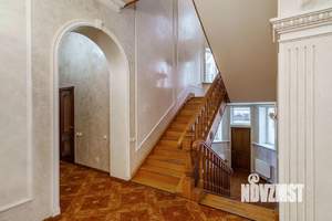 Коттедж 700м², 3-этажный, участок 21 сот.  