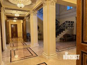 Дом 800м², 2-этажный, участок 20 сот.  