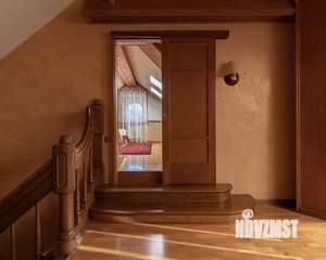 Дом 570м&sup2;, 2-этажный, участок 32 сот.  