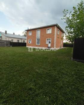 Дом 240м², 2-этажный, участок 9 сот.  