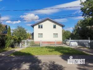 Дом 160м&sup2;, 2-этажный, участок 10 сот.  
