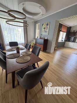 Дом 350м&sup2;, 2-этажный, участок 28 сот.  