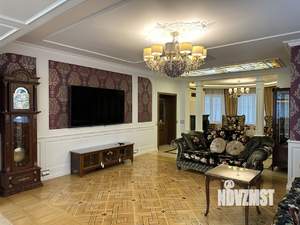 Дом 680м², 3-этажный, участок 20 сот.  