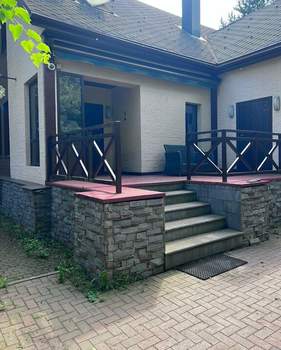 Дом 220м², 2-этажный, участок 15 сот.  