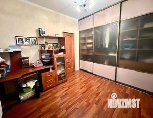 Дом 250м², 3-этажный, участок 12 сот.  
