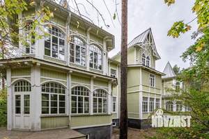 Дом 1405м², 3-этажный, участок 1 сот.  