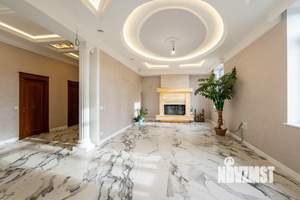 Дом 320м², 2-этажный, участок 35 сот.  