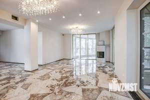 Коттедж 426м², 3-этажный, участок 19 сот.  