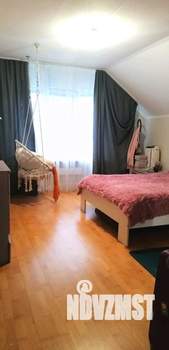 Коттедж 200м², 2-этажный, участок 10 сот.  