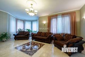 Таунхаус 380м², 3-этажный, участок 8 сот.  