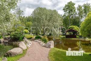 Дом 640м&sup2;, 3-этажный, участок 17 сот.  