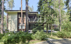 Дом 343м&sup2;, 2-этажный, участок 19 сот.  